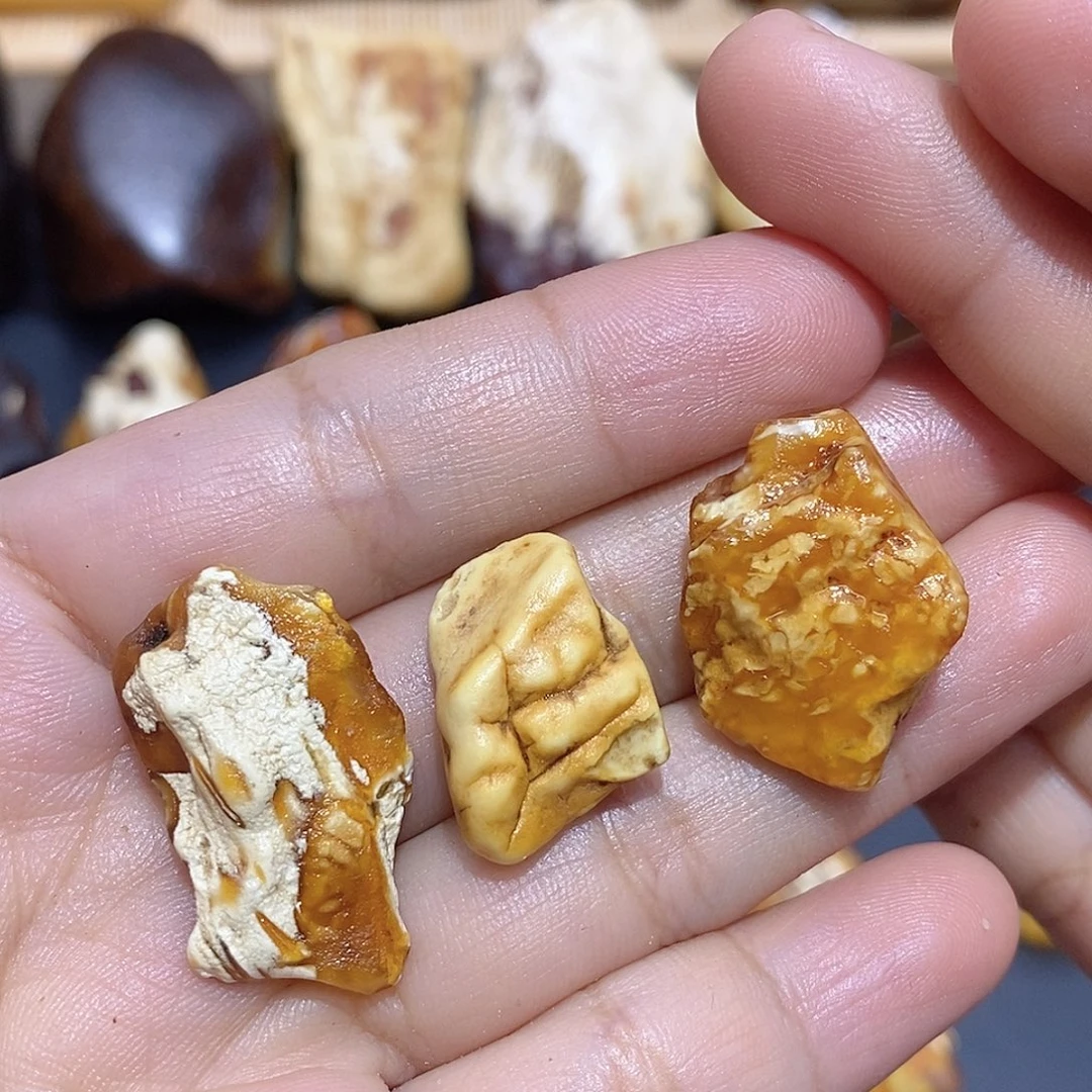 用***2定制琥珀蜜蜡原石