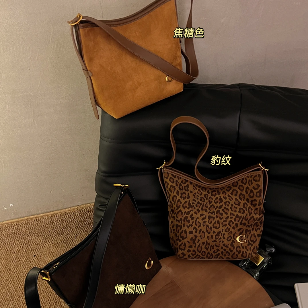 【慵懒漫步】2025秋冬新款水桶包宽肩带斜挎包包大容量托特包通勤包