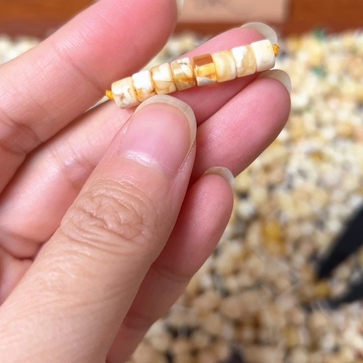蜜蜡未镶嵌裸石5.6mm一组
