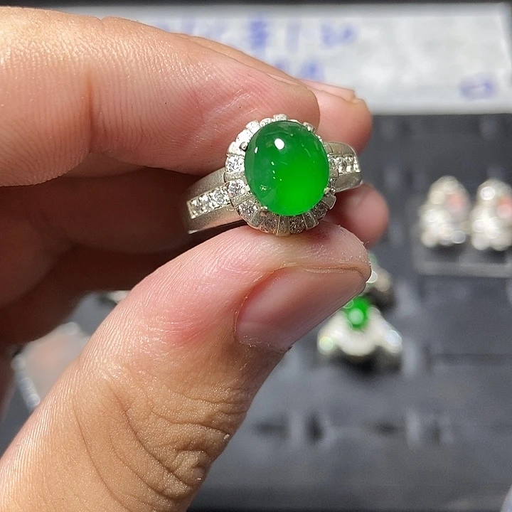 定制翡翠未镶嵌翡翠