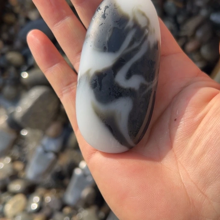 和田玉（糖玉）未镶嵌珠宝奇石