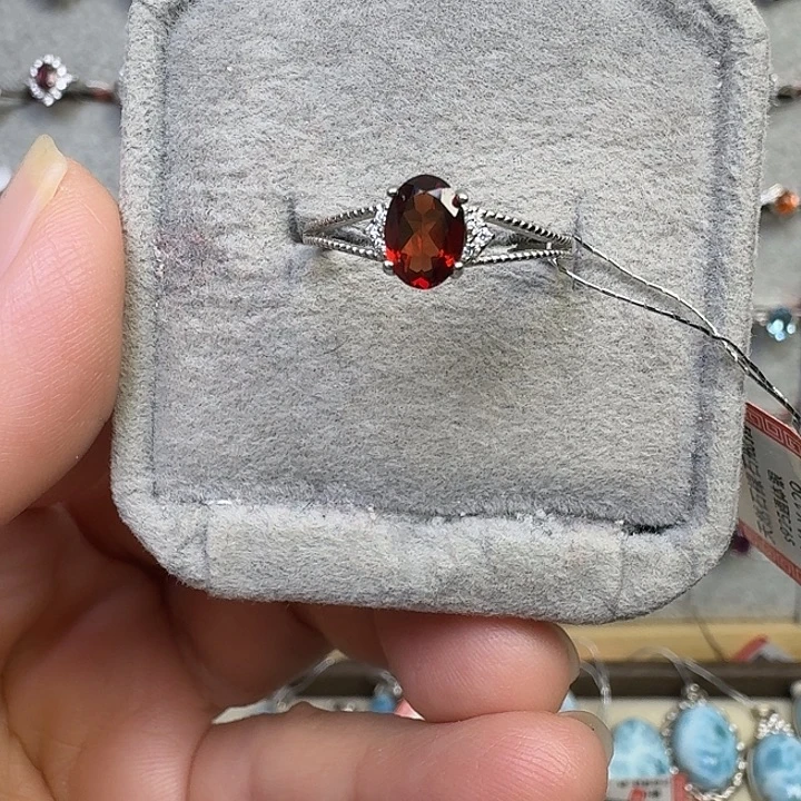 银S925镶嵌水晶戒指