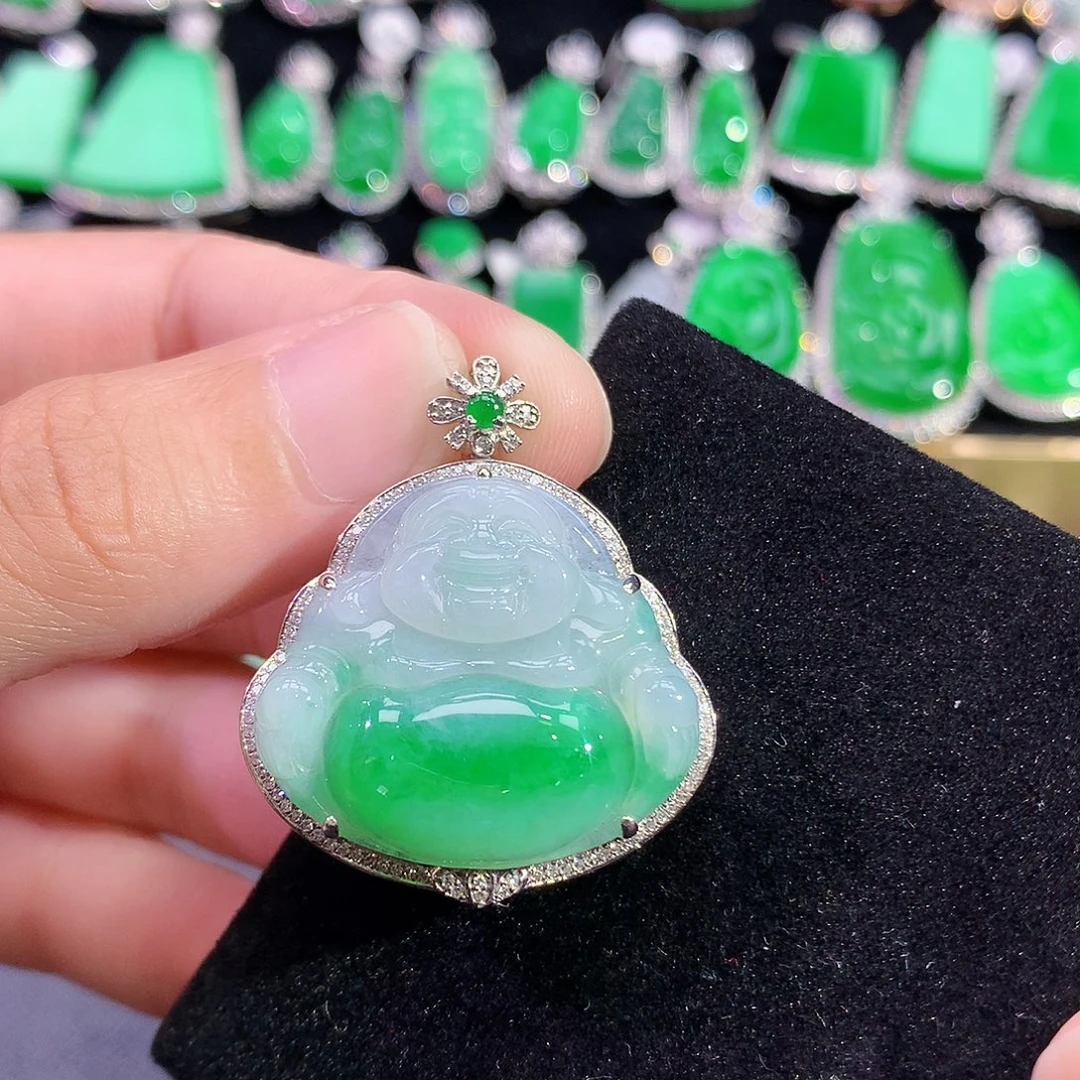 翡翠18K金镶嵌颈饰