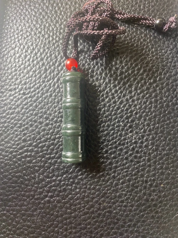 时尚潮流精品和田玉挂件