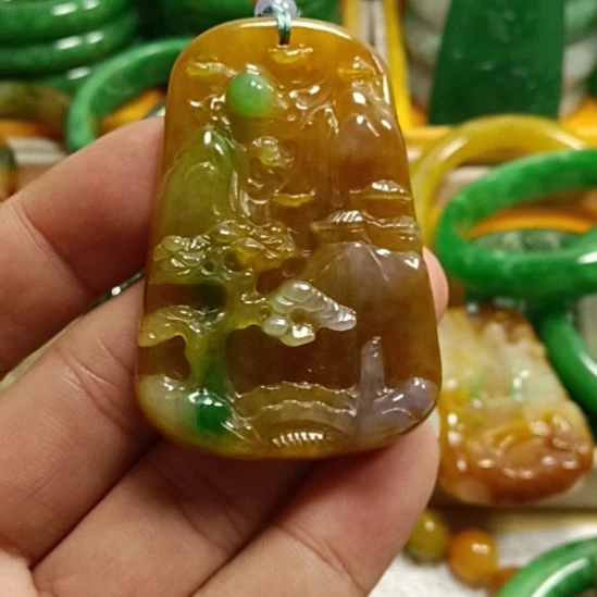 翡翠未镶嵌颈饰太*花