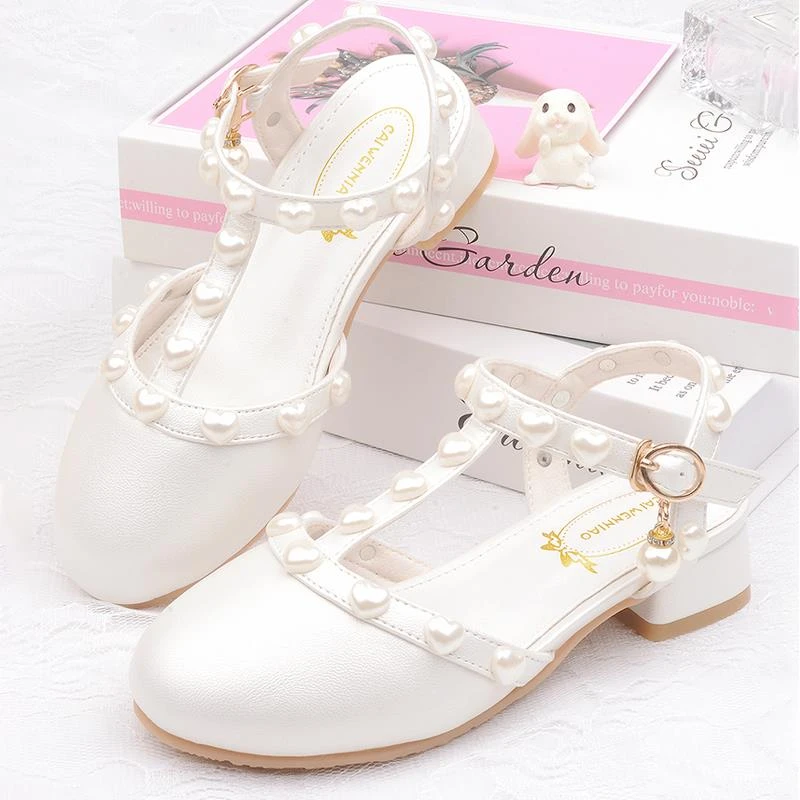 儿童凉鞋公主鞋女童2025新款夏季凉鞋包头珍珠白色皮鞋带跟礼服鞋