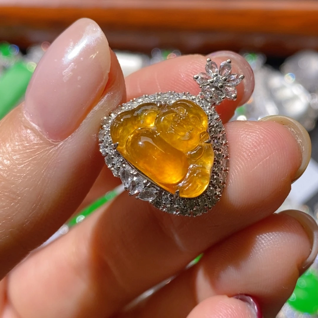 翡翠18K金镶嵌颈饰