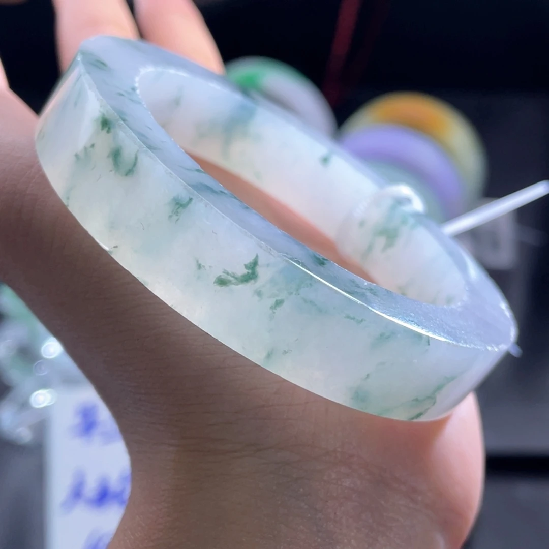 未镶嵌手镯定制翡翠