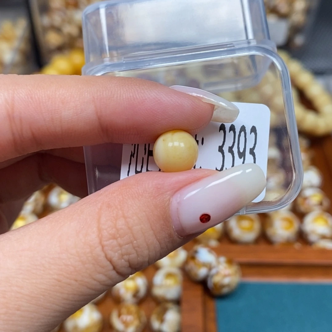 蜜蜡未镶嵌珠宝奇石3393