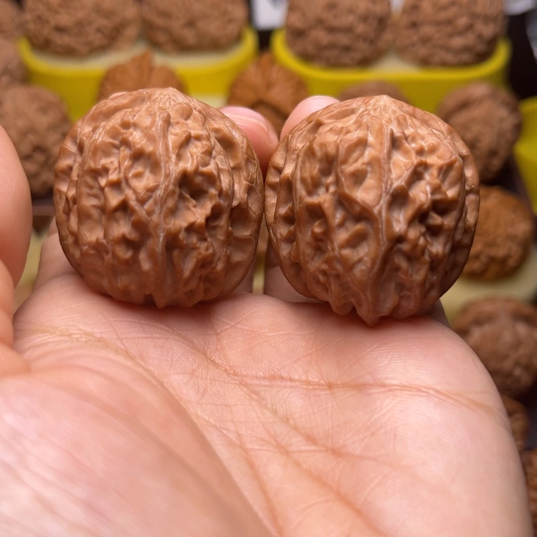 文玩核桃把件太行龙脉元宝36左右