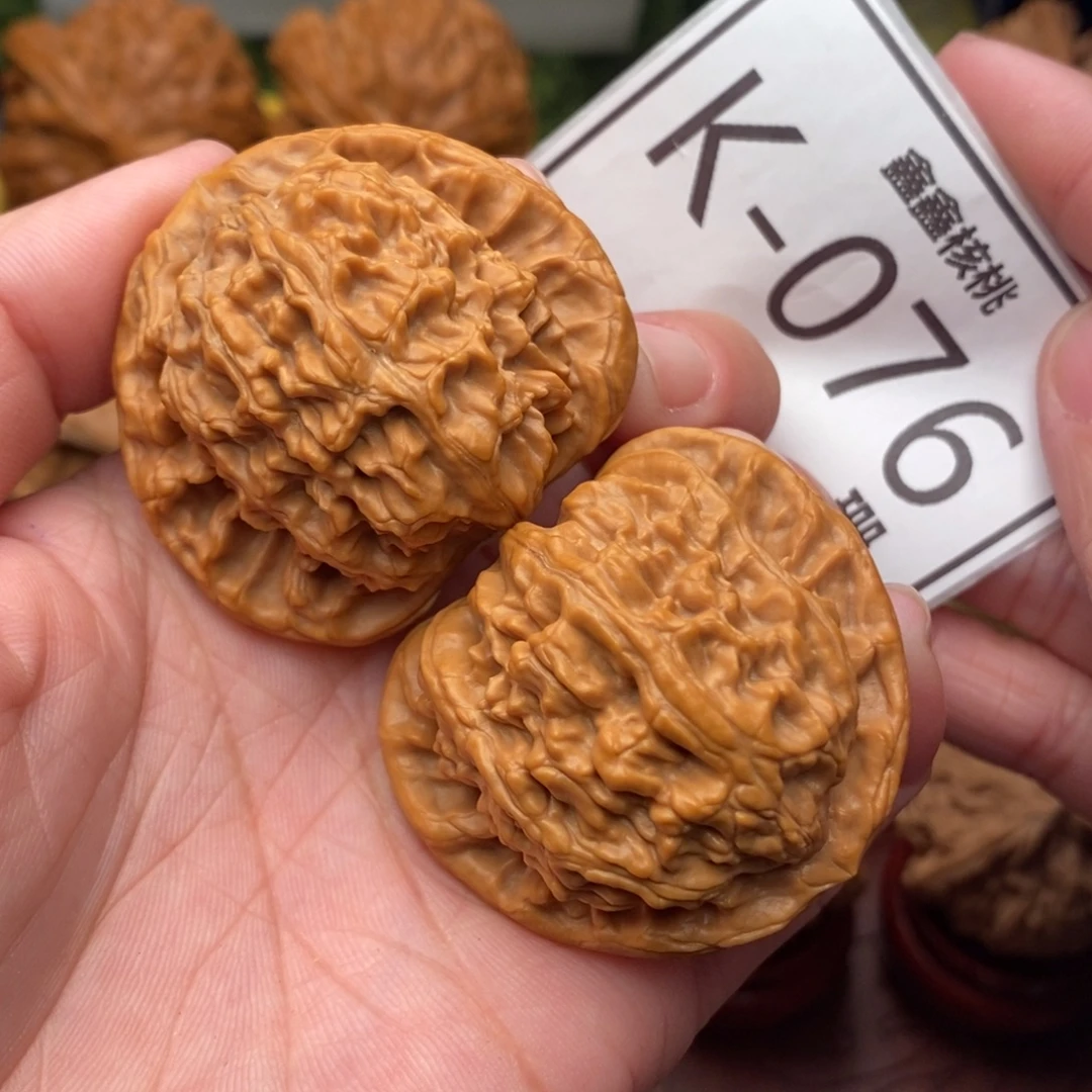 文玩核桃把件狮子头43….