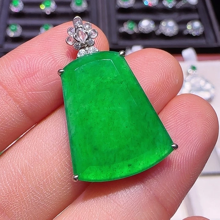 翡翠吊坠(不含链)18K金镶嵌吊坠