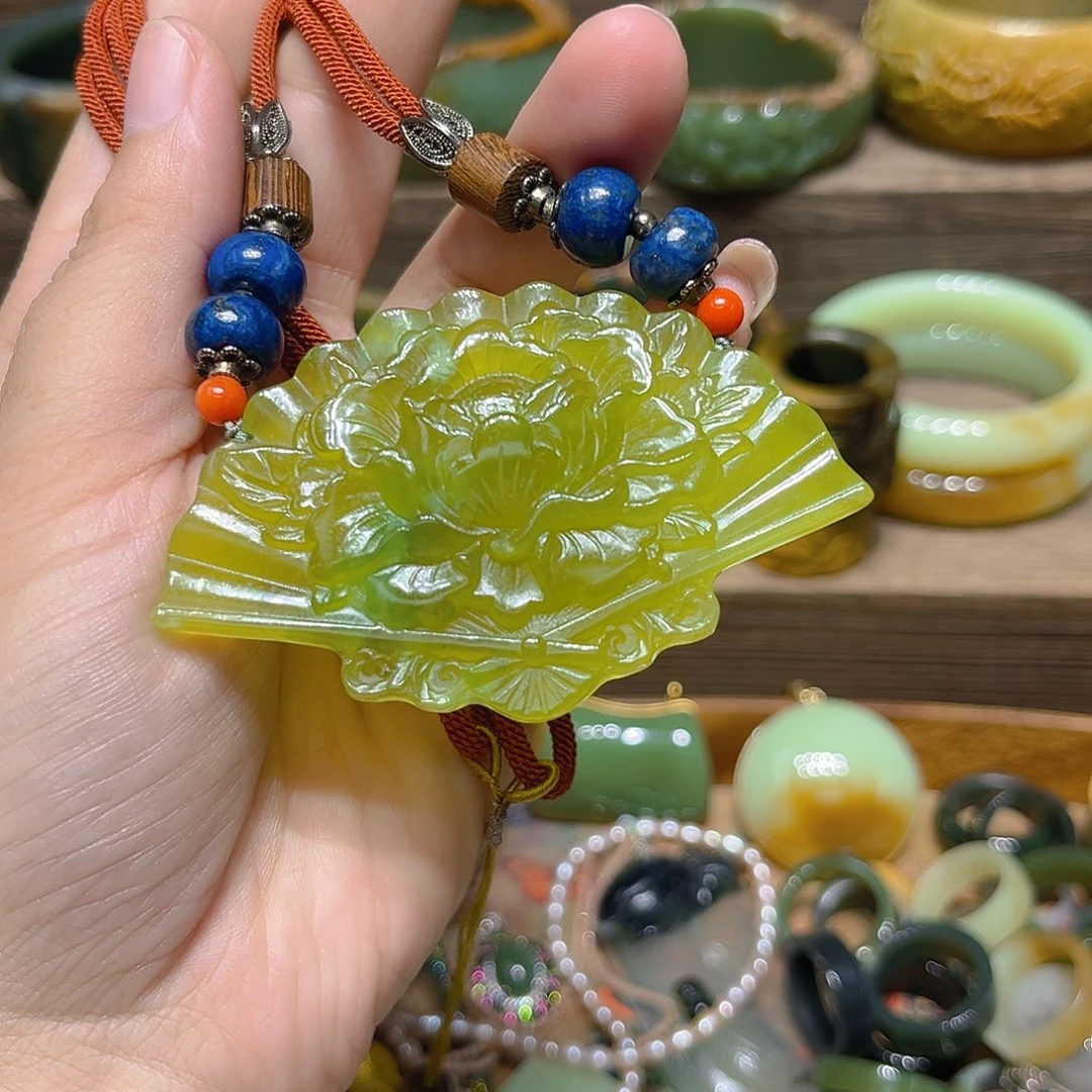 紫***雨岫岩河磨玉（透闪石质玉）手镯未镶嵌