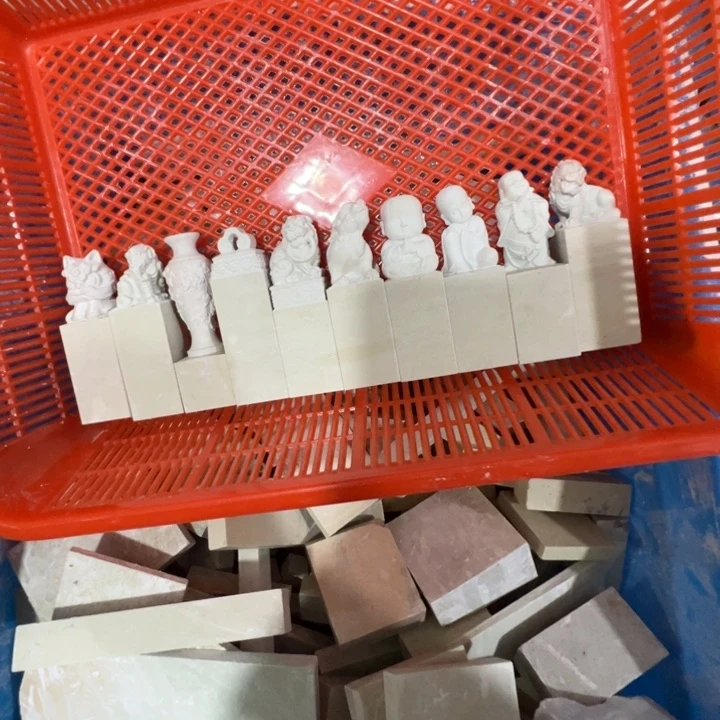 印度石新矿2.5钮章