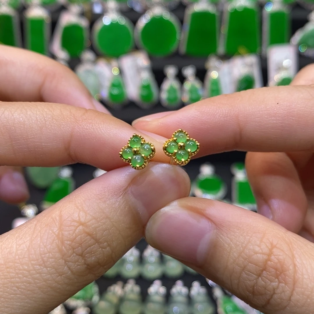 翡翠18K金镶嵌耳饰耳钉