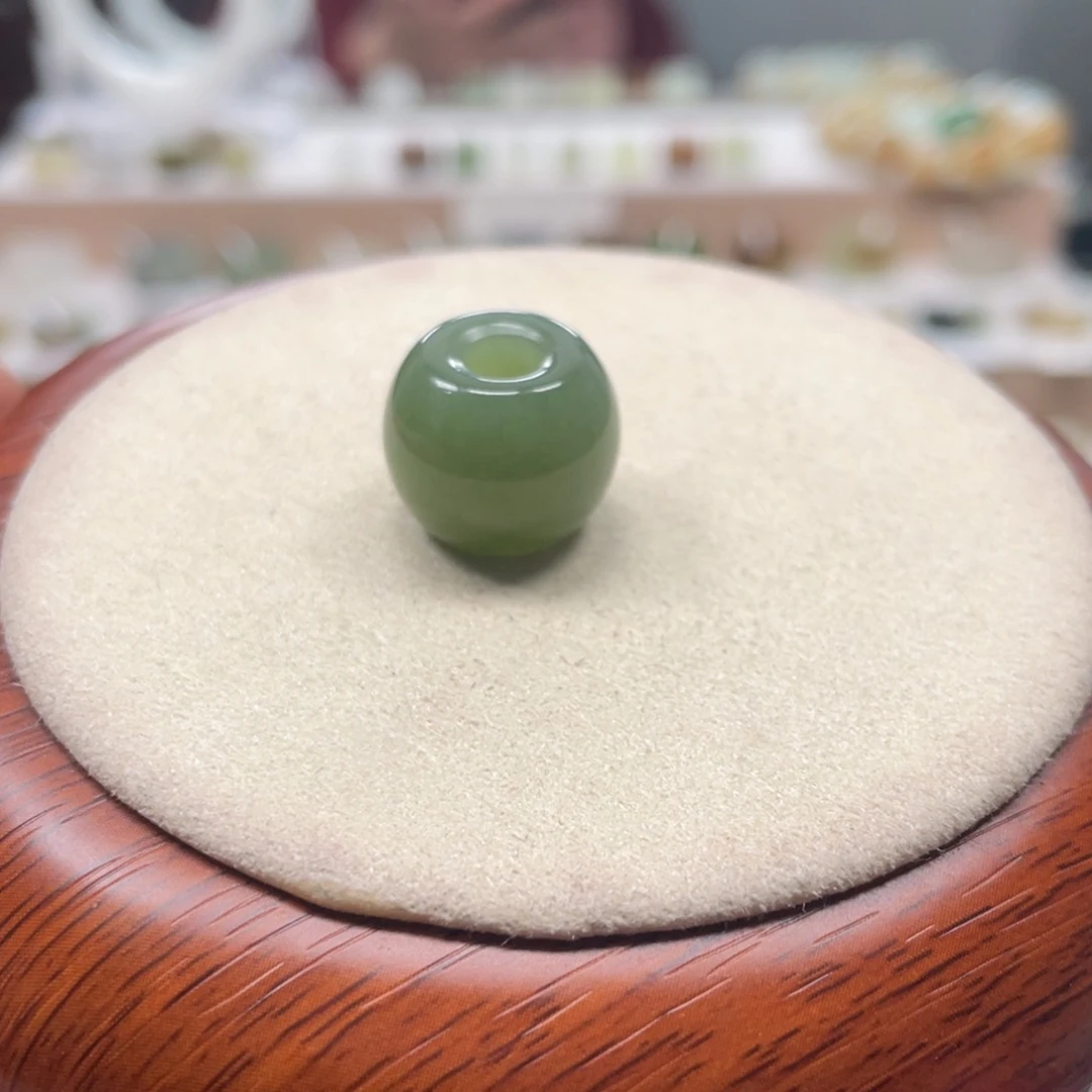 和田玉戒圈未镶嵌D***C珠子