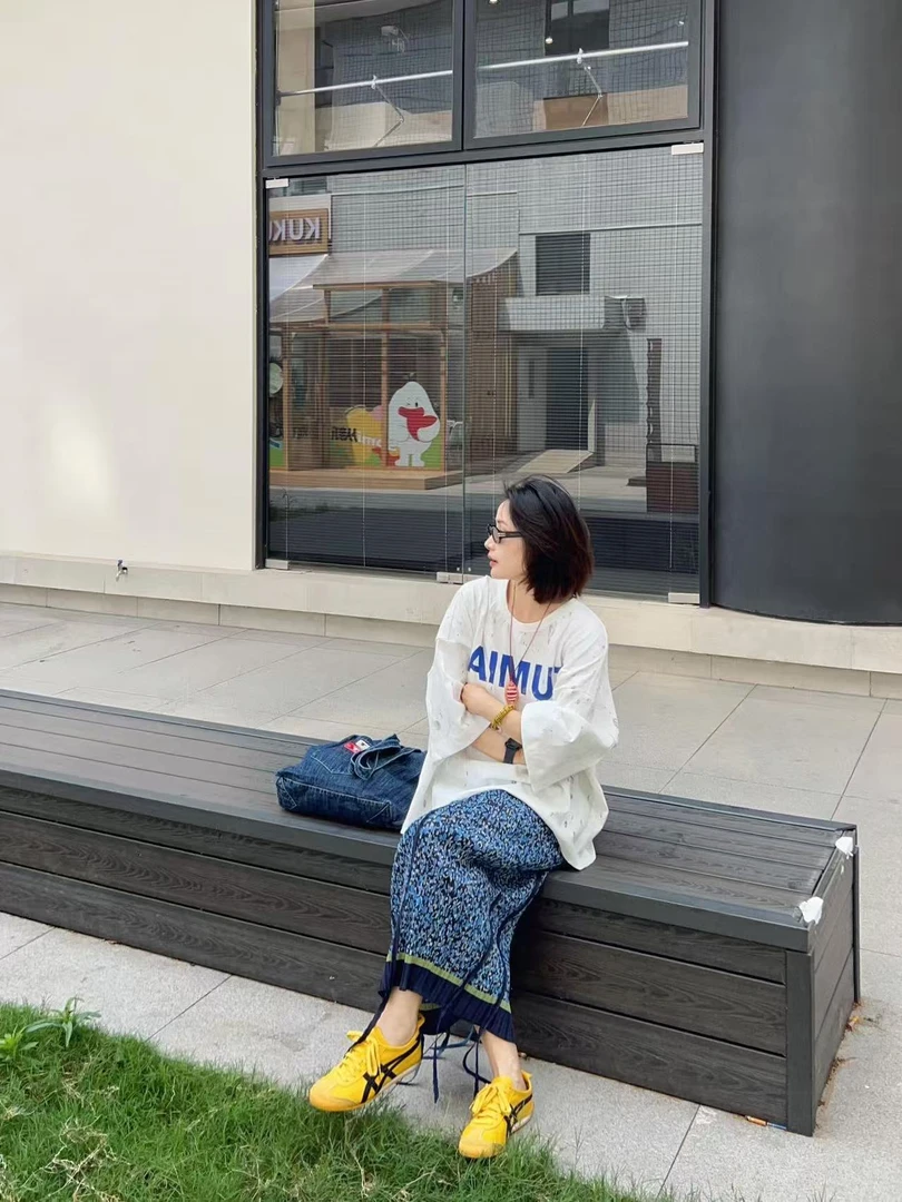 白色字母T恤女2025夏季新款表情系列镂空圆领上衣百搭半身裙套装