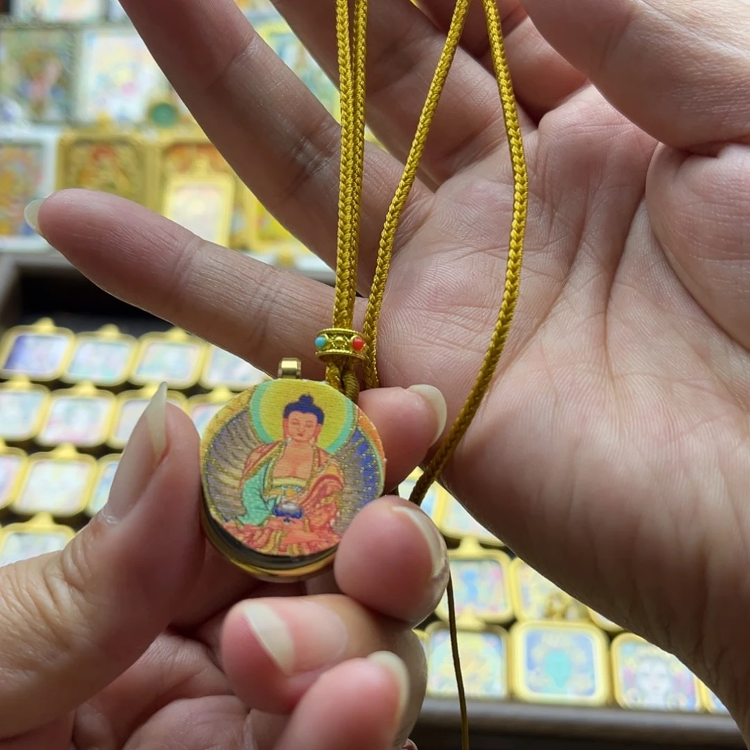 若***见吊坠唐卡的历史悠久的文化遗产