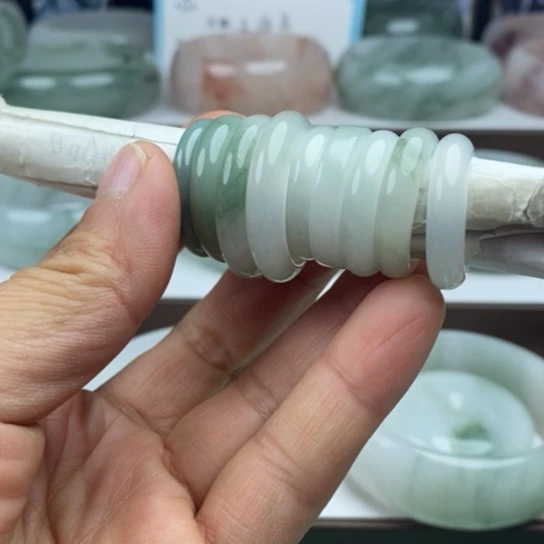 石英质玉（金丝玉）未镶嵌手镯