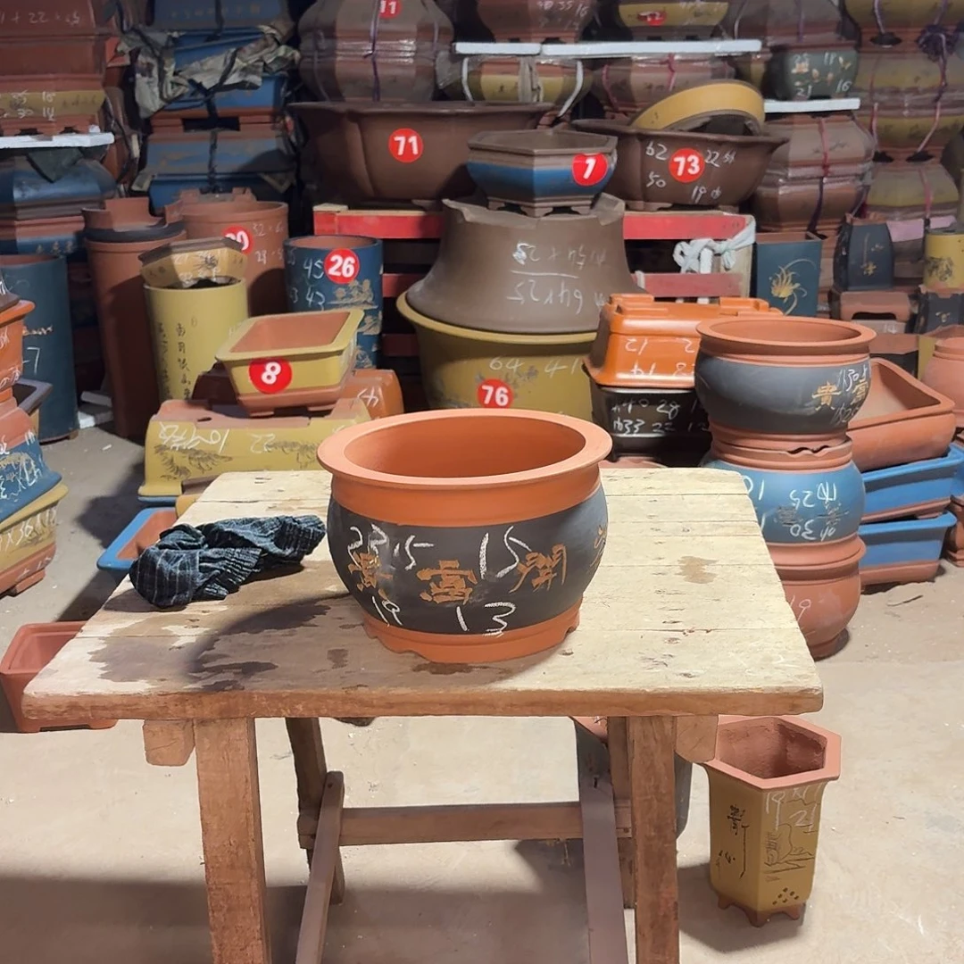 紫砂紫砂花盆金鱼缸一个