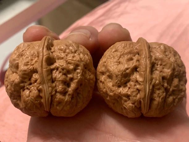 云铁核桃，帝王元宝，尺寸42