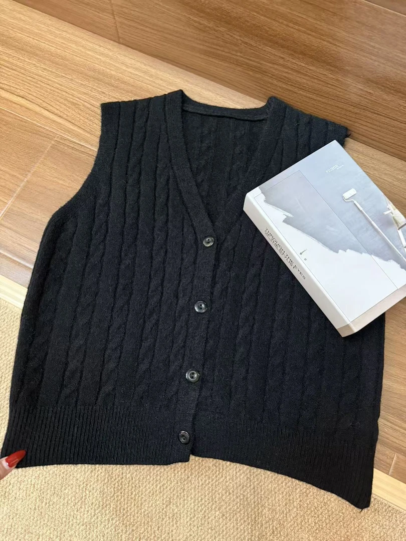 V领针织马甲 A 黑色 2253