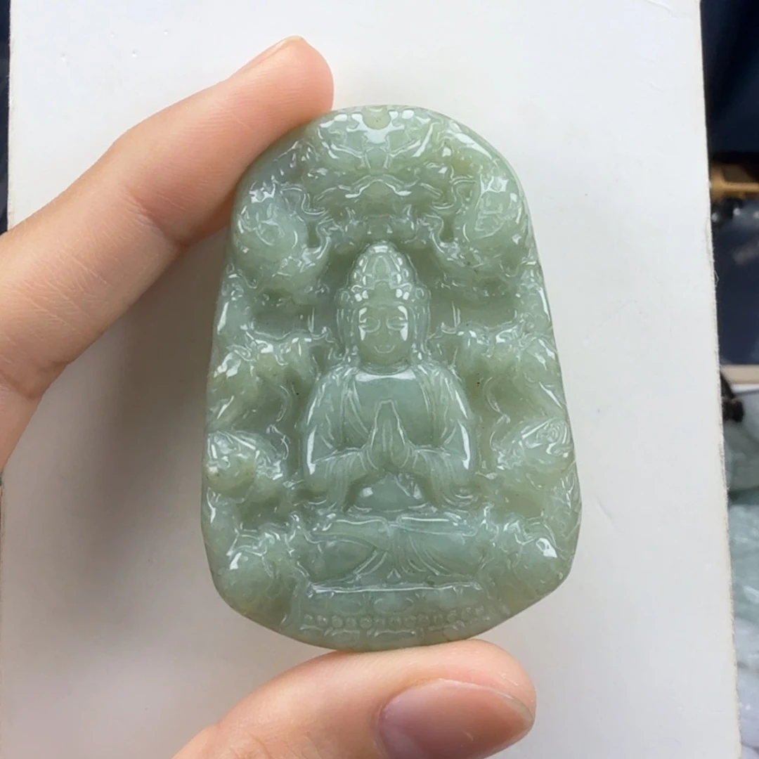 翡翠挂件未镶嵌翡翠