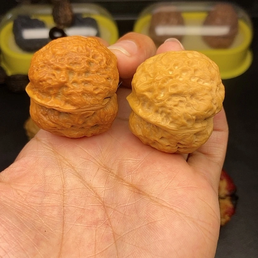 【闪购商品】文玩核桃把件37尺阴阳对金蟾舍俐