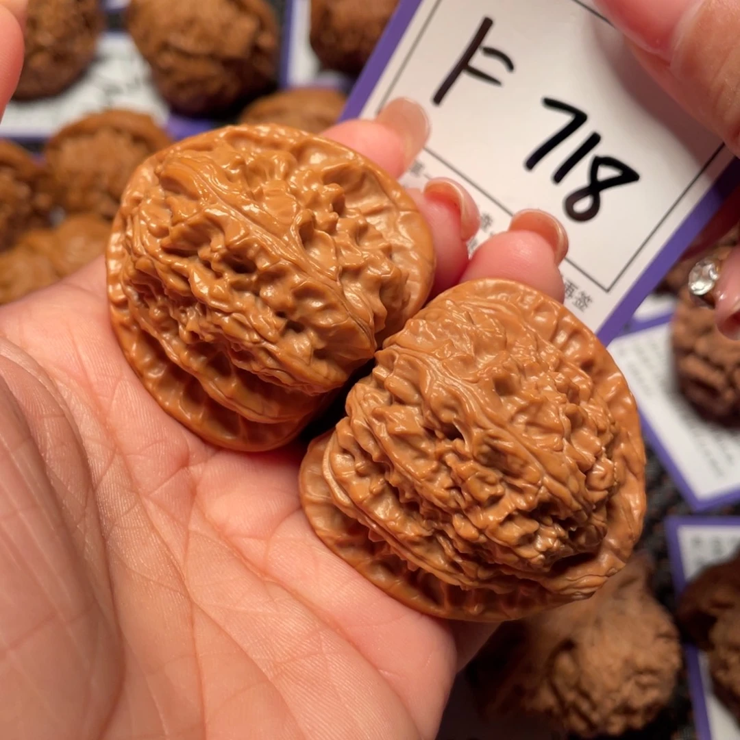 桃核把件718号三角白42