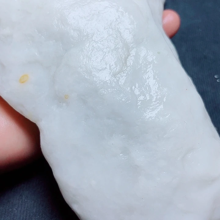 和田玉（糖玉）未镶嵌珠宝奇石