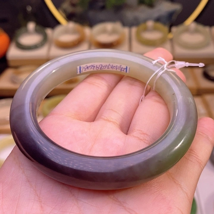 和田玉未镶嵌珠宝奇石时*人56