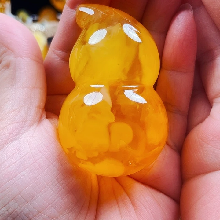 琥珀未镶嵌裸石吊坠