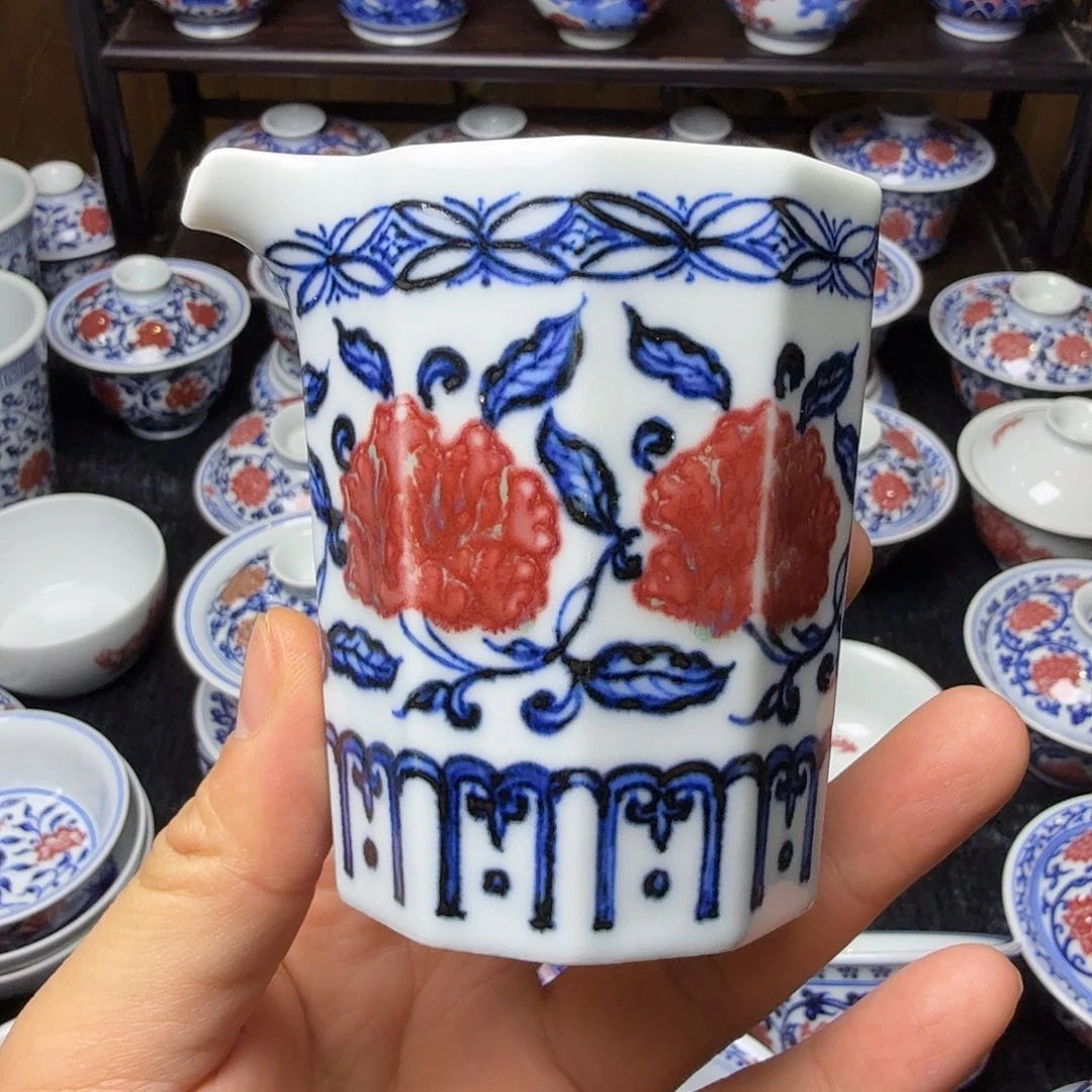 青花釉里红牡丹公道杯