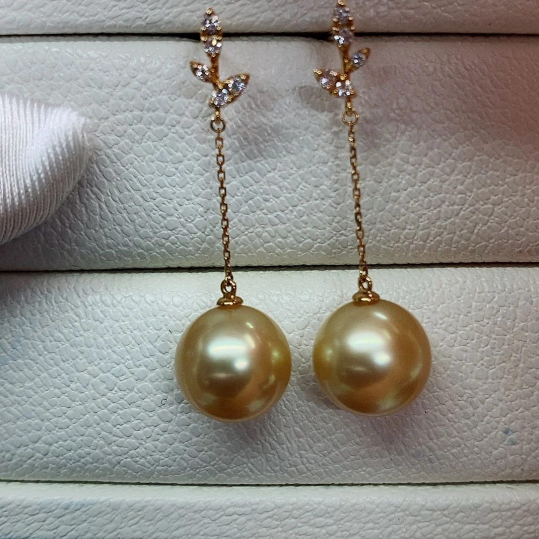 18K金镶嵌耳饰海水珍珠10-11钻