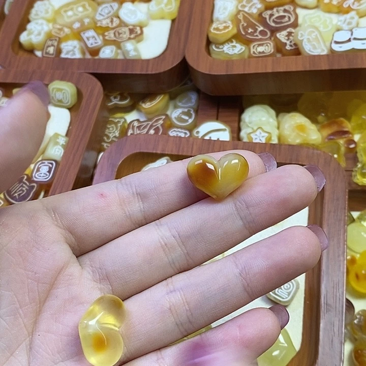 琥珀未镶嵌珠宝奇石屁桃