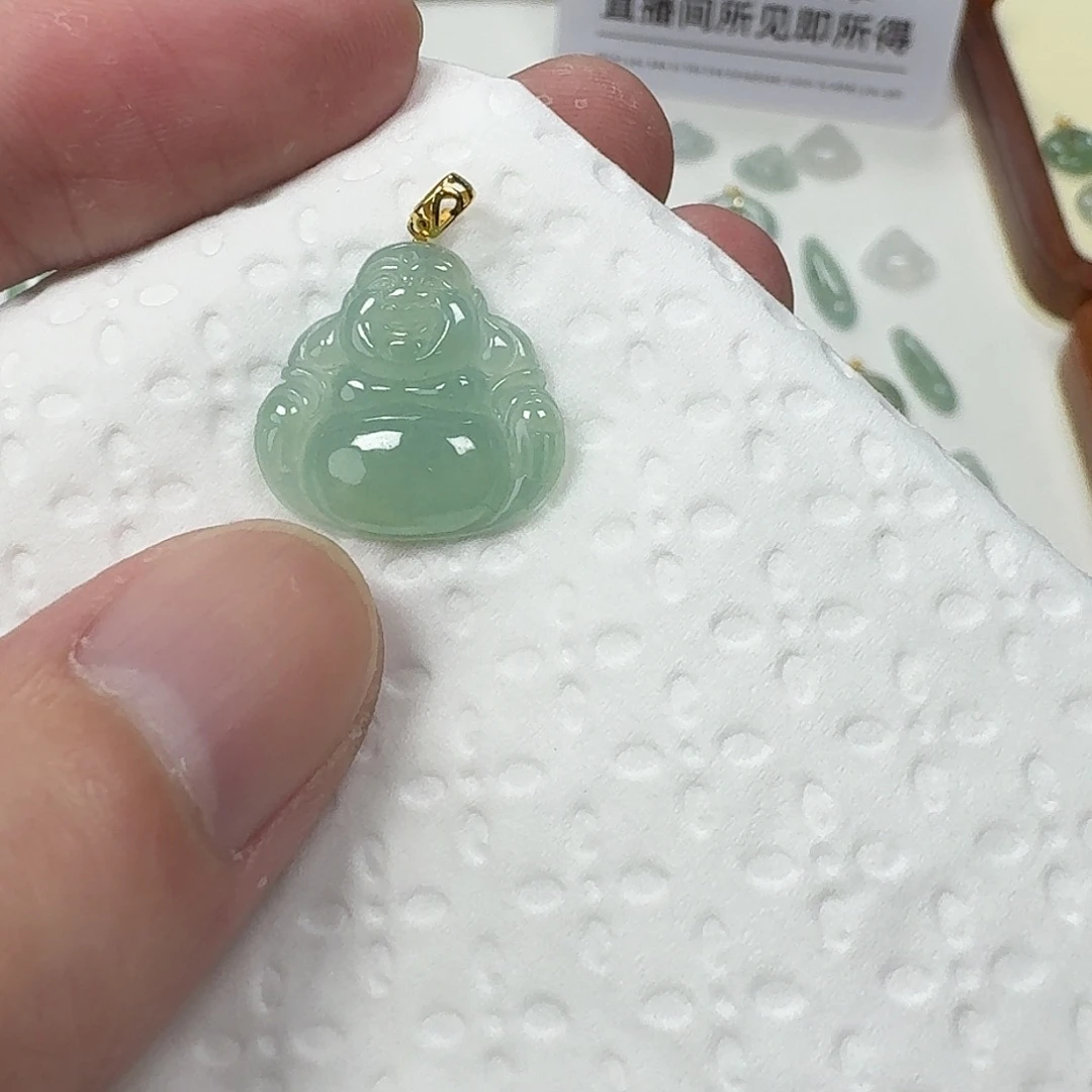 颈饰18K金镶嵌翡翠佛公