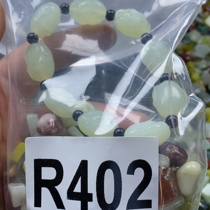 蛇纹石玉未镶嵌珠宝奇石