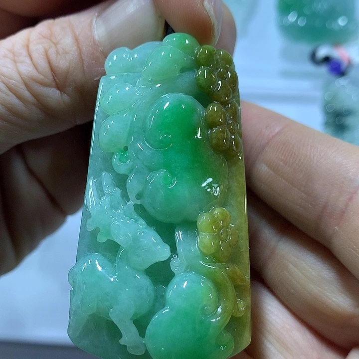 翡翠未镶嵌颈饰天然翡翠A货吊坠