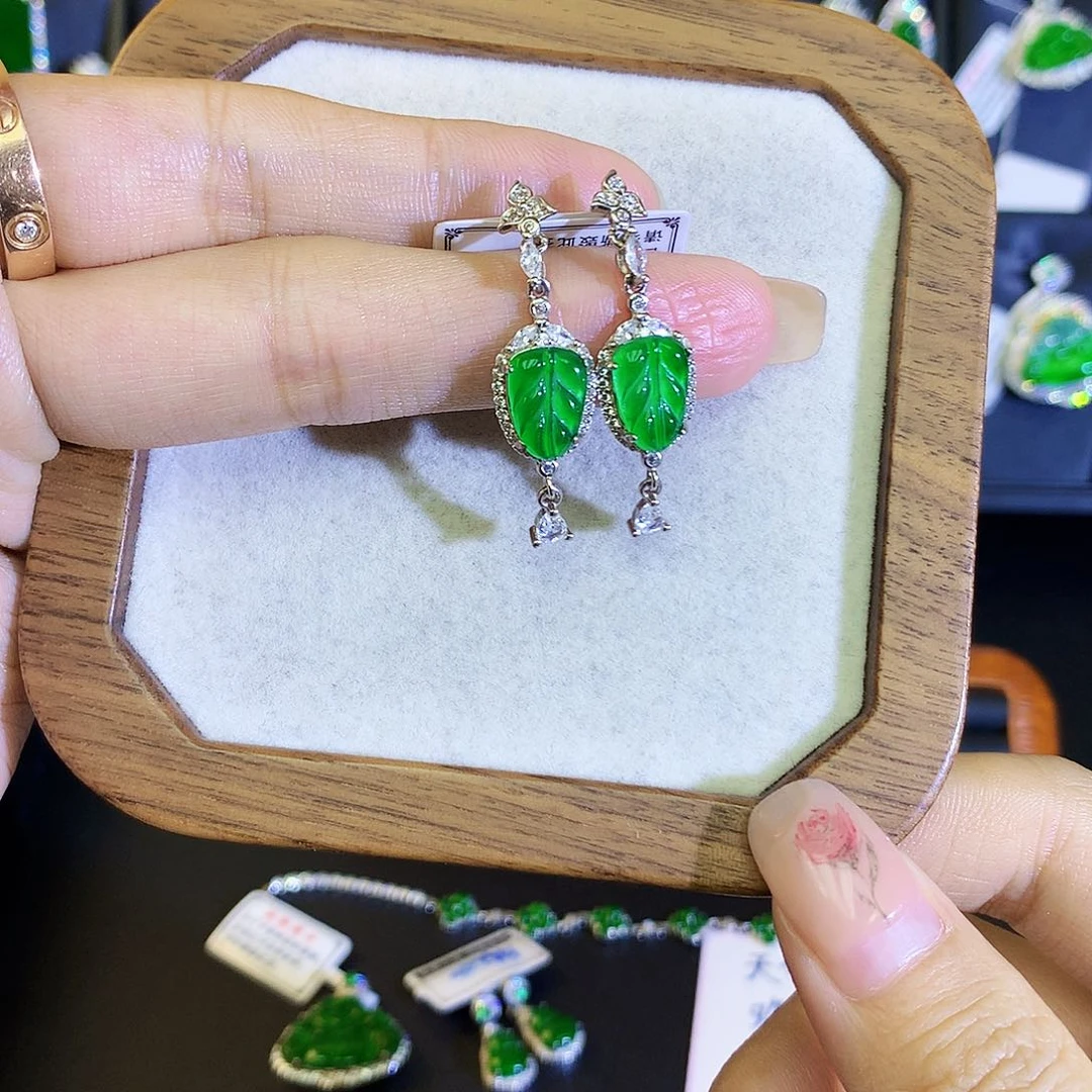 翡翠耳饰银S925镶嵌天然翡翠叶子