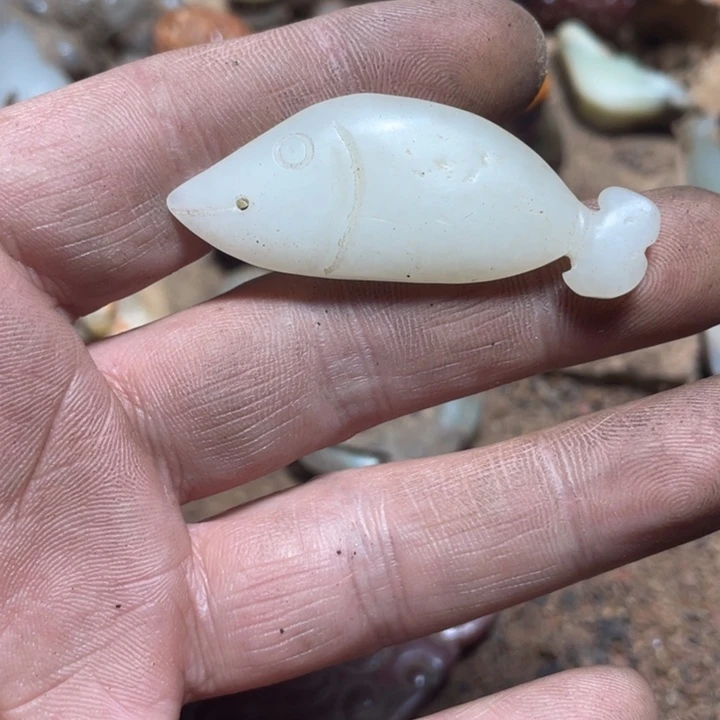 和田玉（糖玉）未镶嵌颈饰