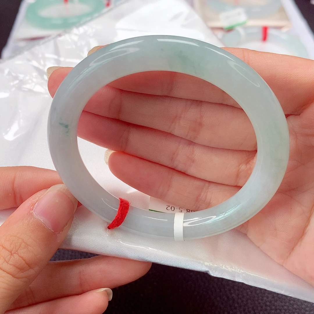 啊***权未镶嵌手镯翡翠天然翡翠手镯