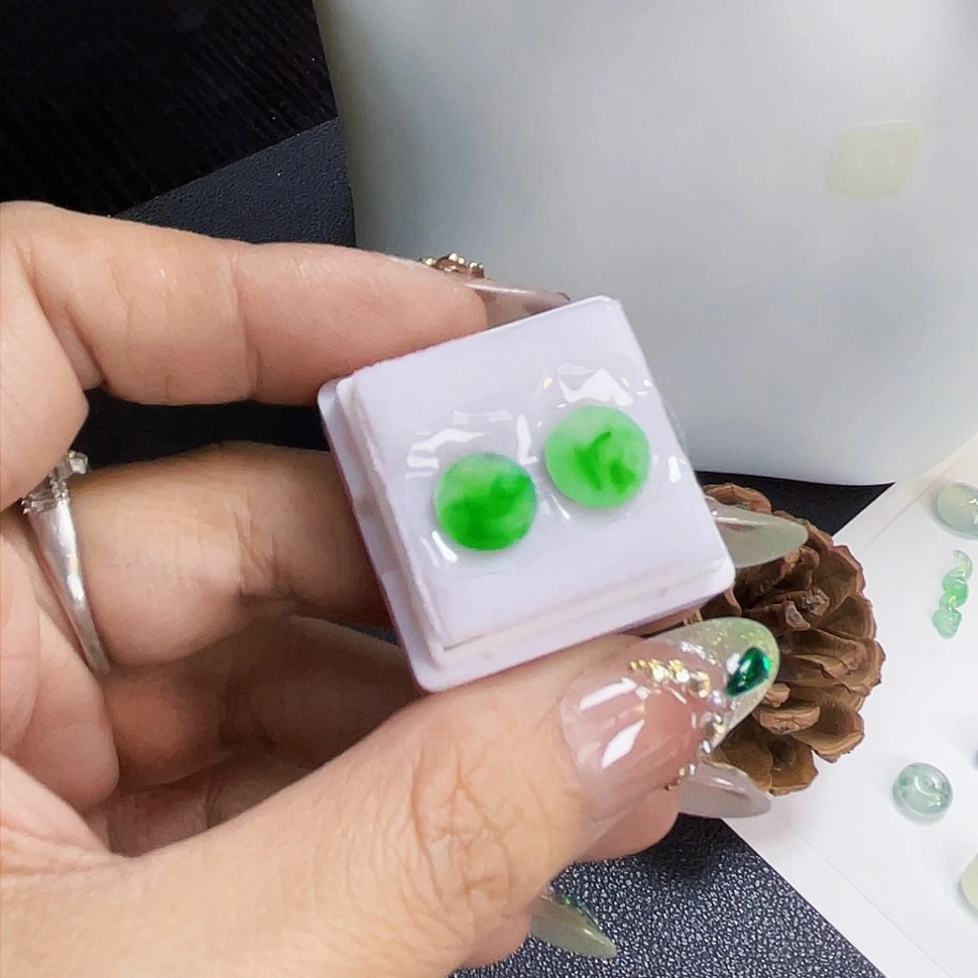 裸石翡翠FT005阳绿小圆牌一对