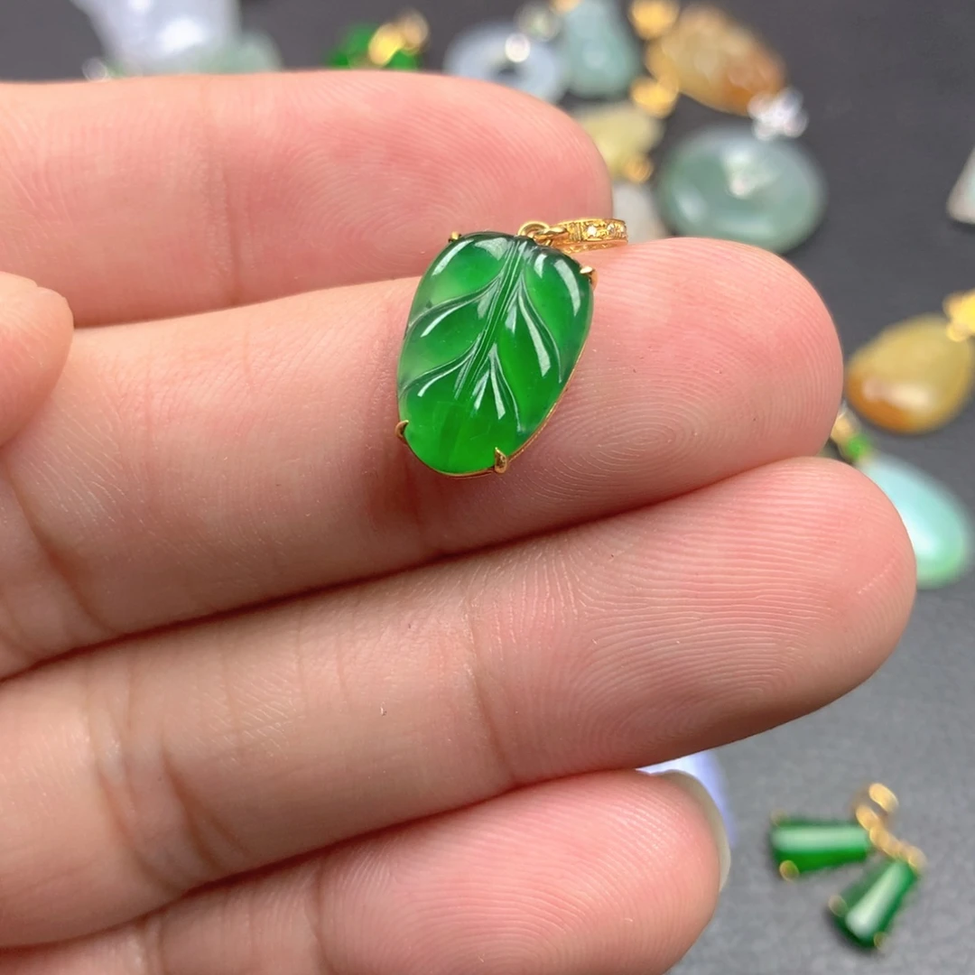 【闪购商品】颈饰18K金镶嵌翡翠爱***嬴翡翠