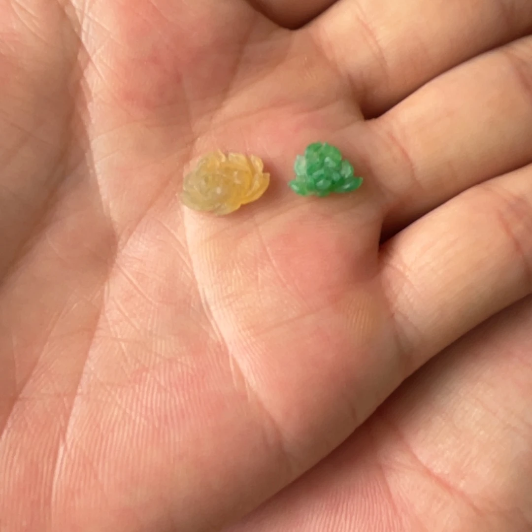 定制翡翠未镶嵌荷花