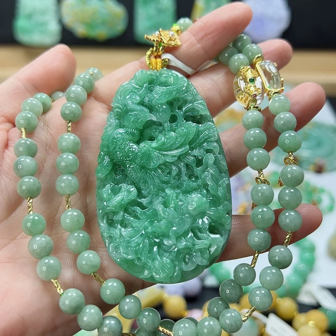 颈饰未镶嵌翡翠吊坠