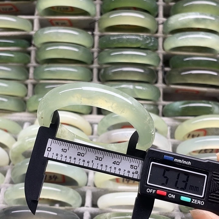 未镶嵌蛇纹石玉手镯140