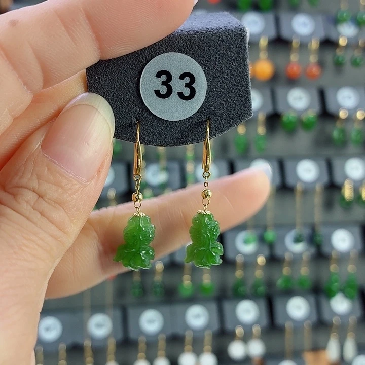 和田玉18K金镶嵌耳饰