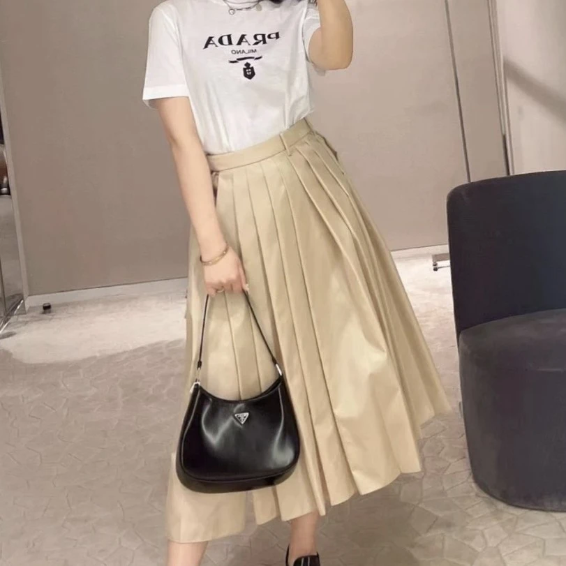 99新 Prada/普拉达 W118352/百褶半身裙/38码
