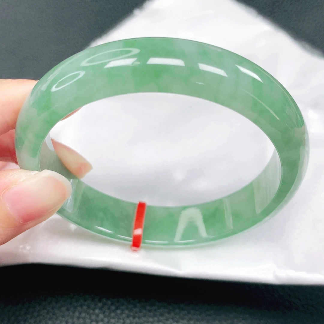 翡翠未镶嵌手镯57圈