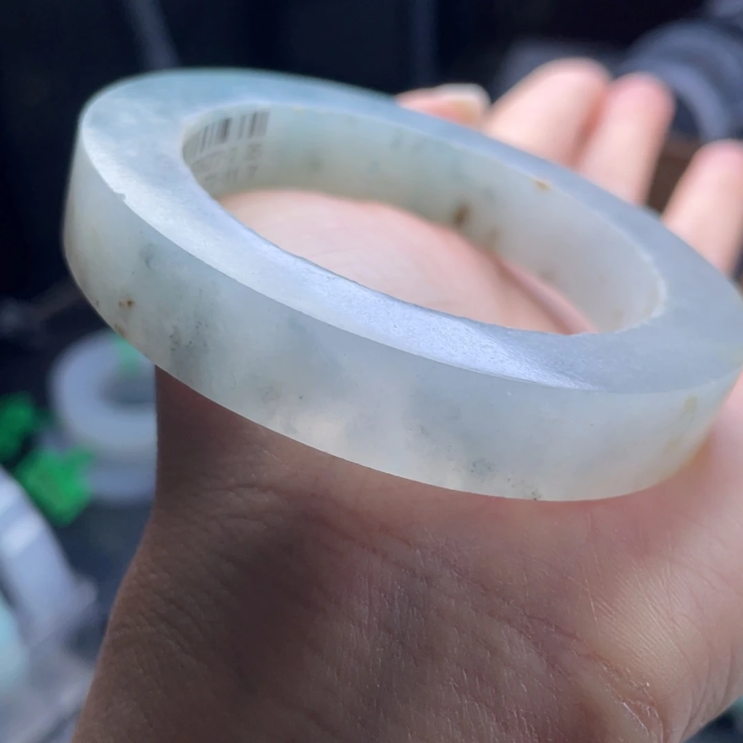 定制翡翠未镶嵌翡翠手镯